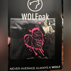 WOLFpak Black Crackle Heart NEW